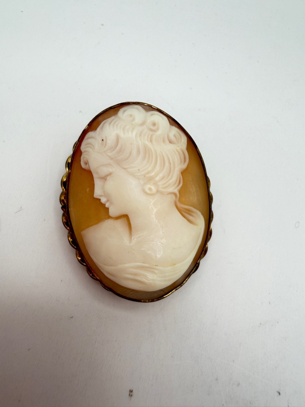 Vintage THEDA 12K Gold Filled Carved Shell Cameo Brooch - Picture 7 of 7